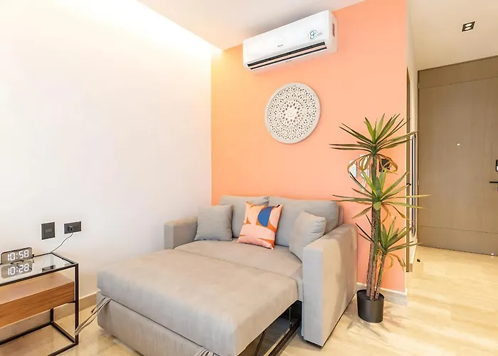 Cozy With Rooftop Pool In Downtown Playa